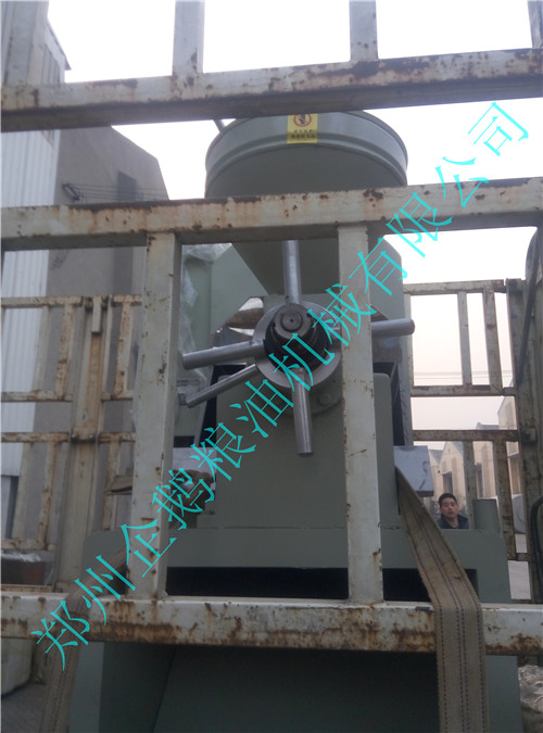 四川客戶80型螺旋榨油機(jī)設(shè)備已發(fā)貨(圖1)