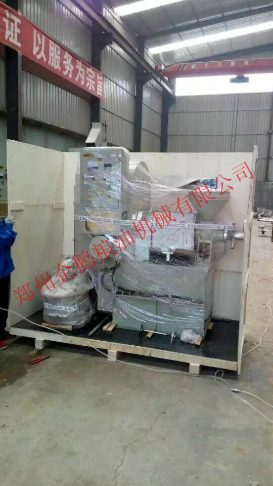 又一臺發(fā)往越南的榨油機(jī)發(fā)貨了！(圖2)